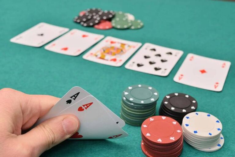 Cách Chơi Poker Texas Hold’em: Từ Tay Mơ Đến Cao Thủ Bàn Cược