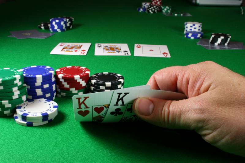 Cách Chơi Poker Texas Hold’em: Từ Tay Mơ Đến Cao Thủ Bàn Cược 2 Poker là gì và vì sao Texas Hold’em lại hot đến vậy?